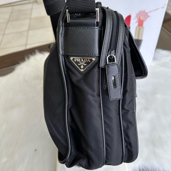 Auth Business Messenger bag excellent condition - Picture 7 of 17